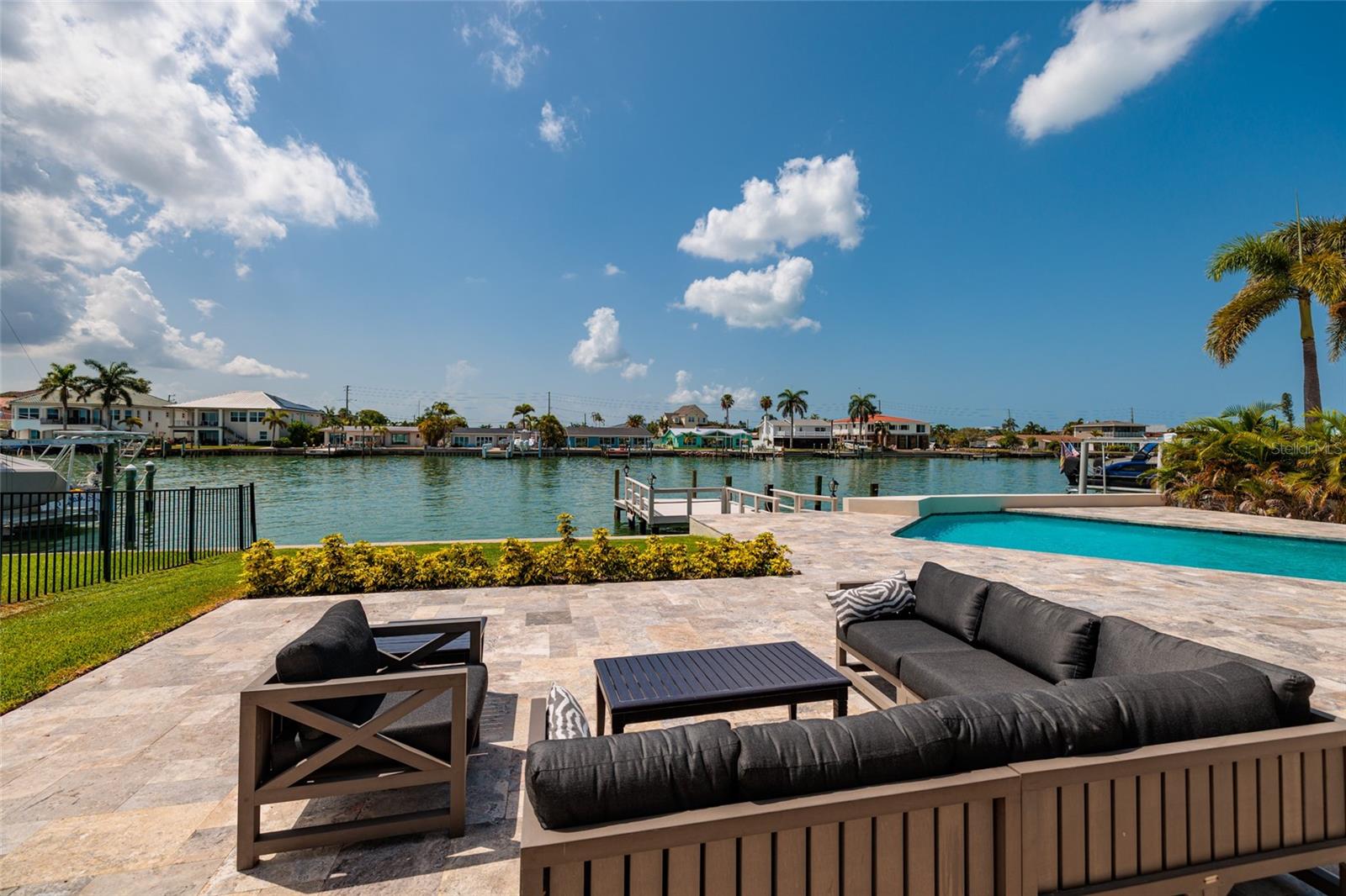 CAPRI ISLE - Residential