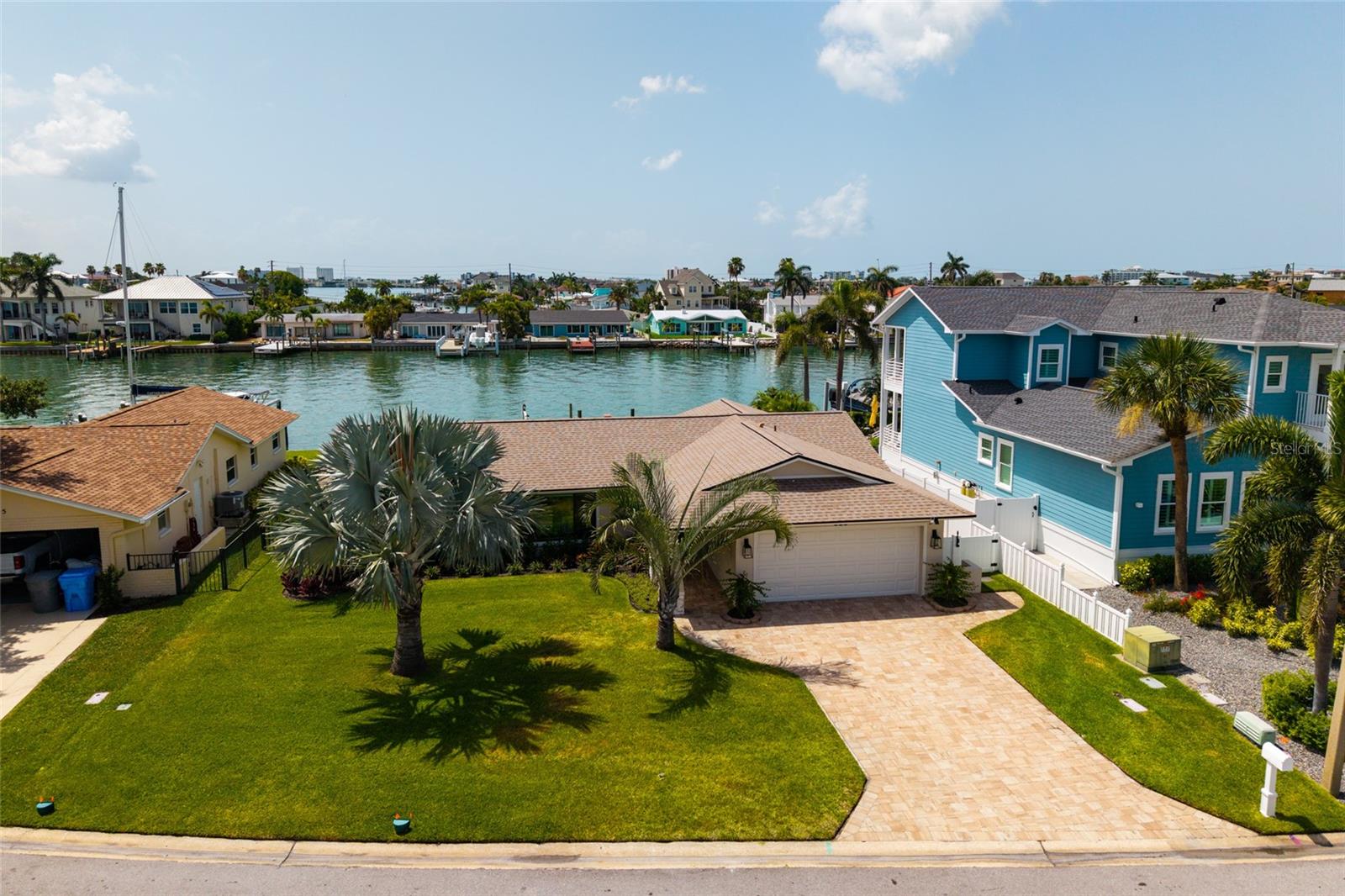 CAPRI ISLE - Residential