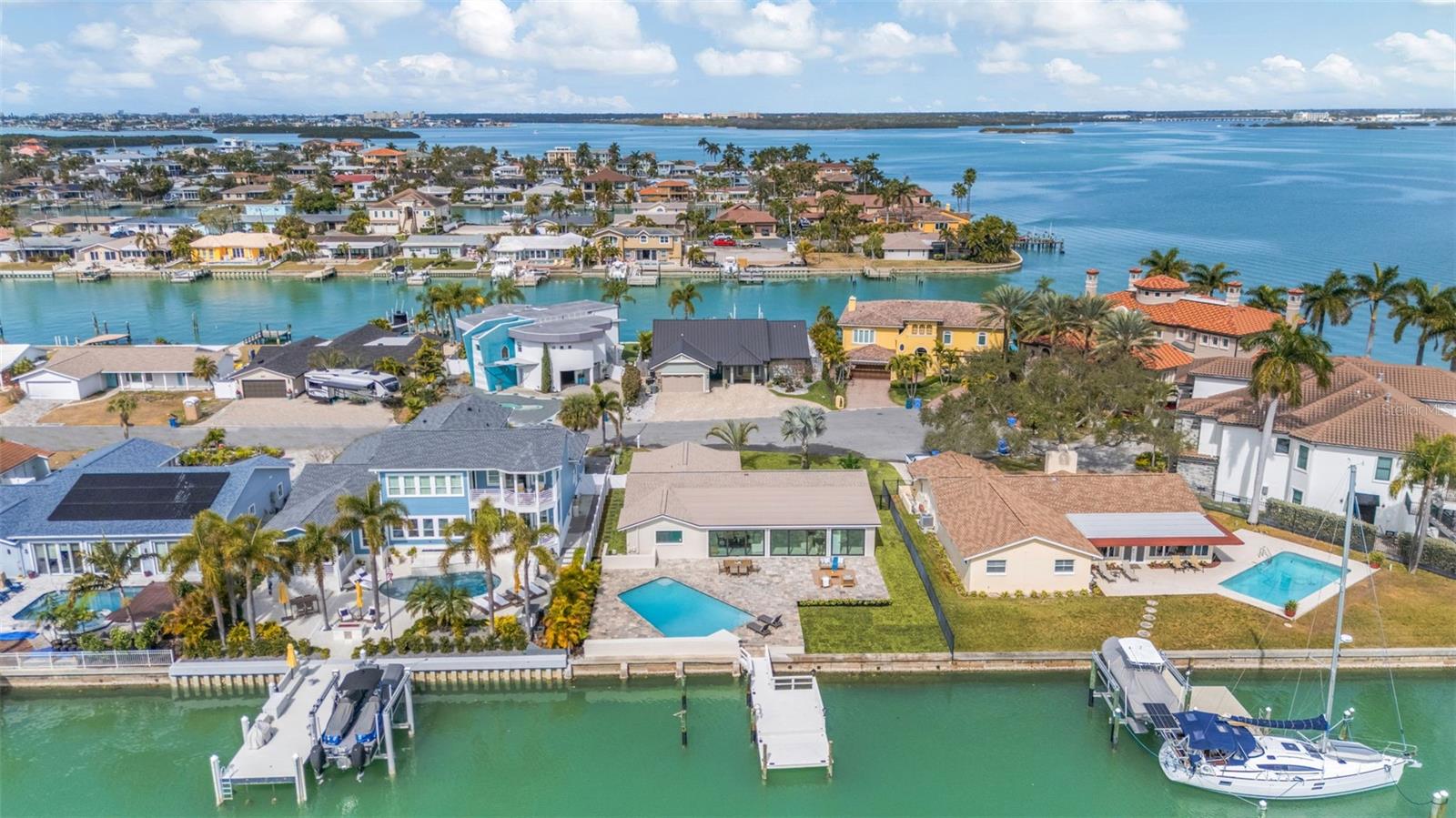 CAPRI ISLE - Residential