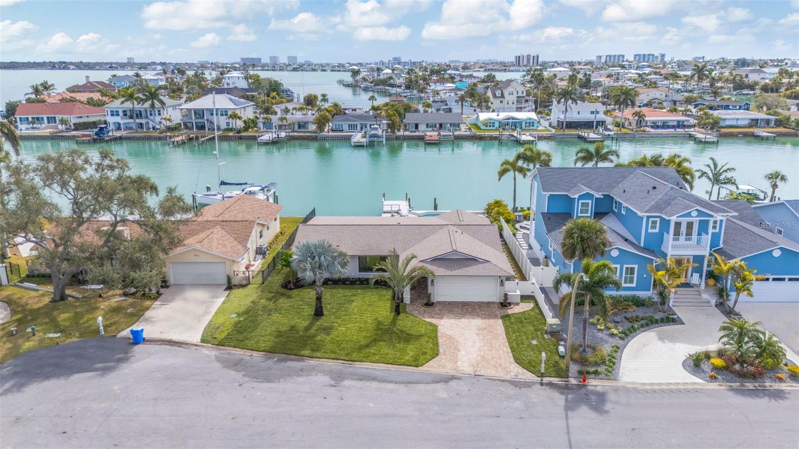 CAPRI ISLE - Residential