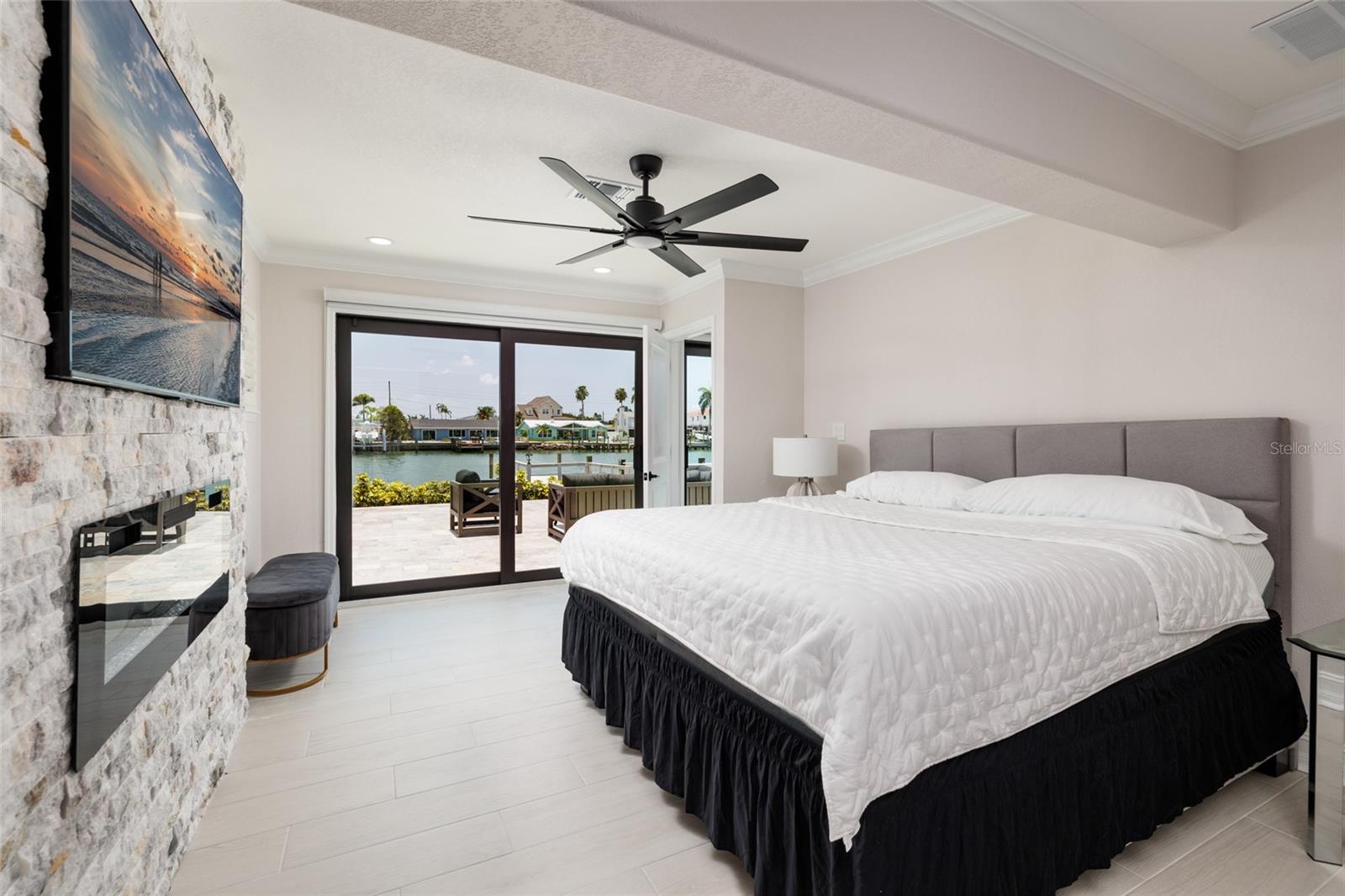 CAPRI ISLE - Residential