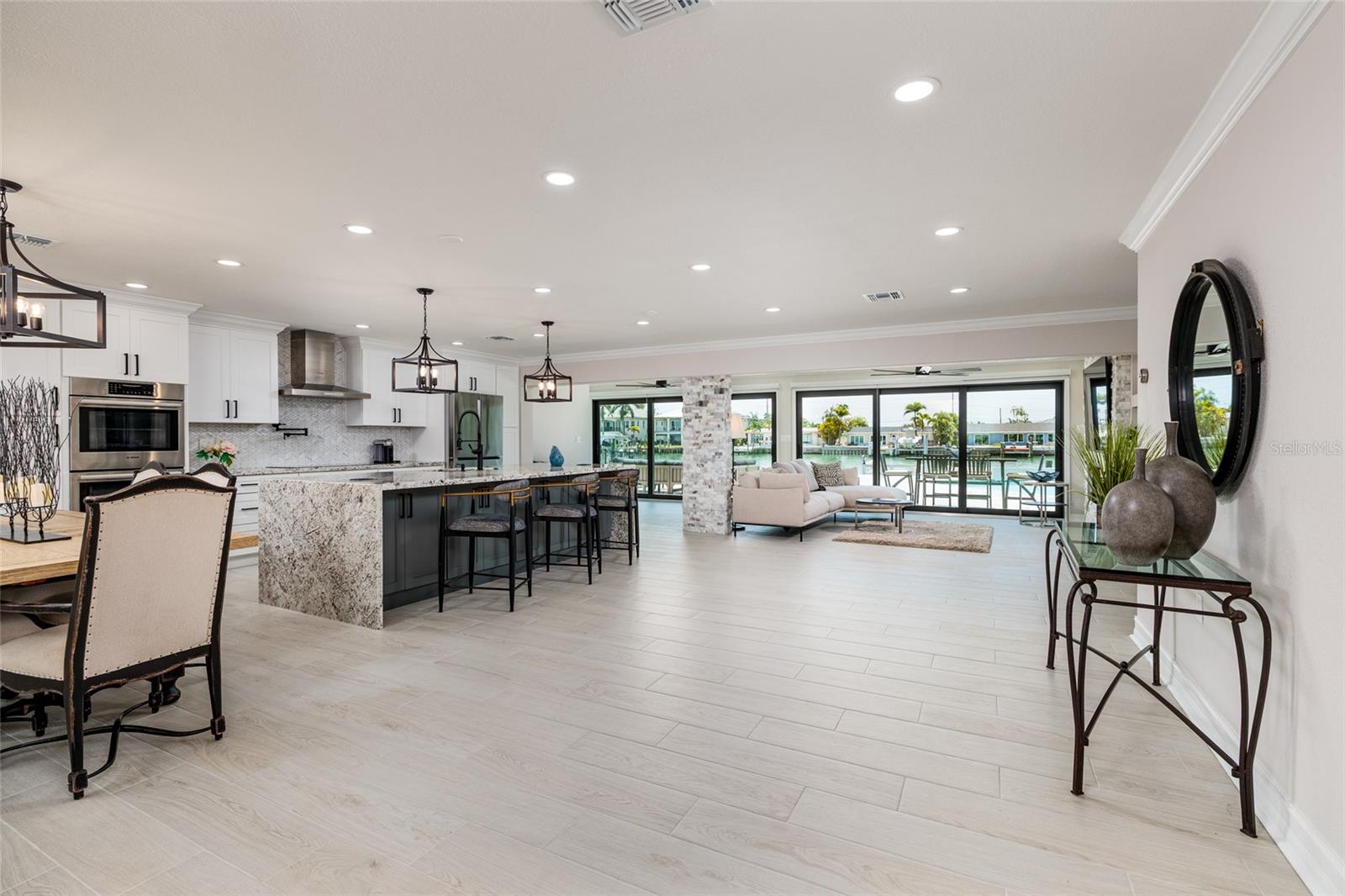 CAPRI ISLE - Residential