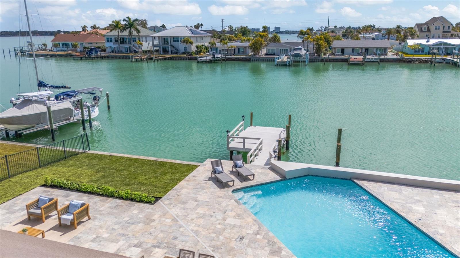 CAPRI ISLE - Residential