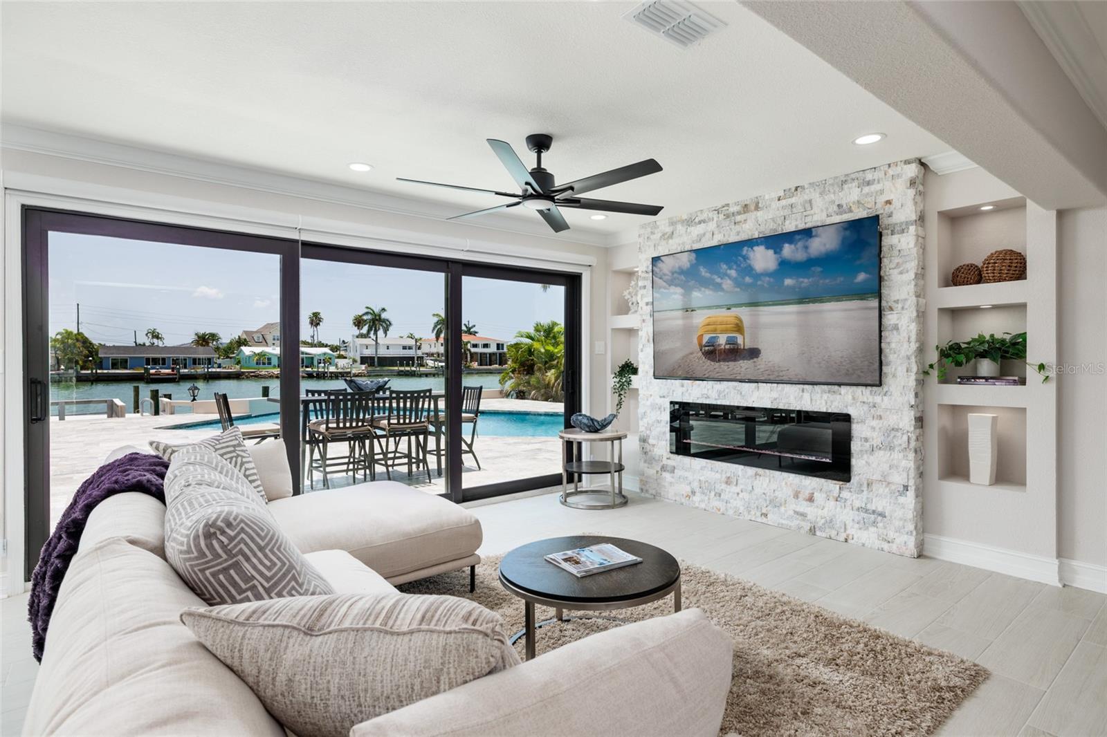 CAPRI ISLE - Residential