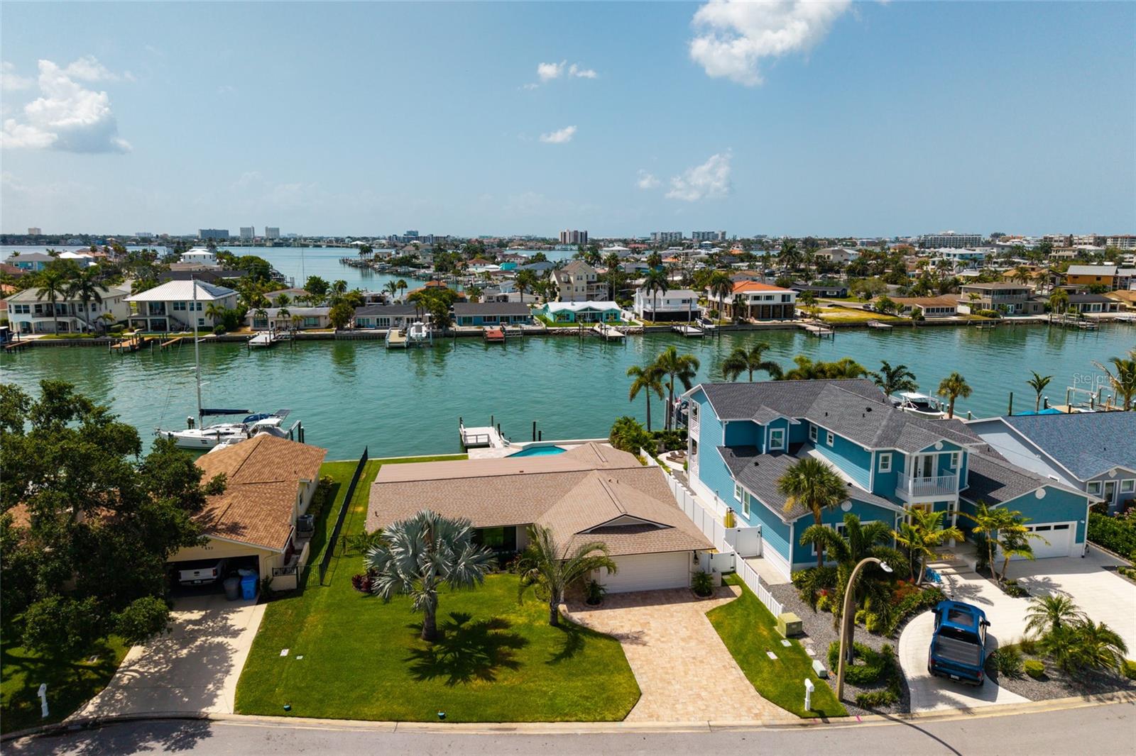 CAPRI ISLE - Residential