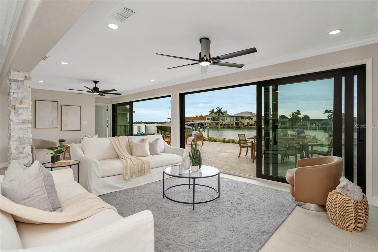 CAPRI ISLE - Residential