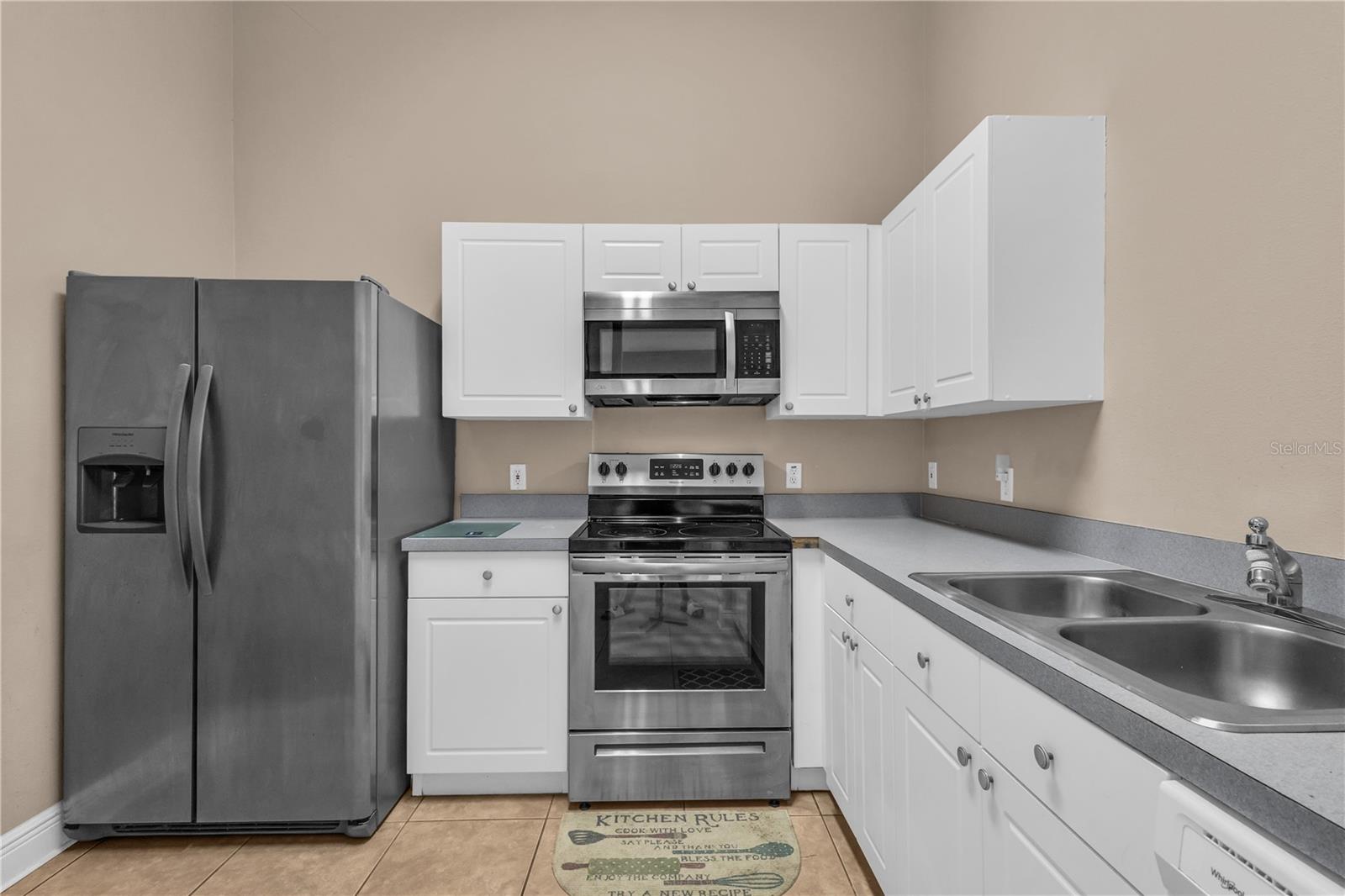 GRAND PALMS CONDO 4 PH 1 - Residential