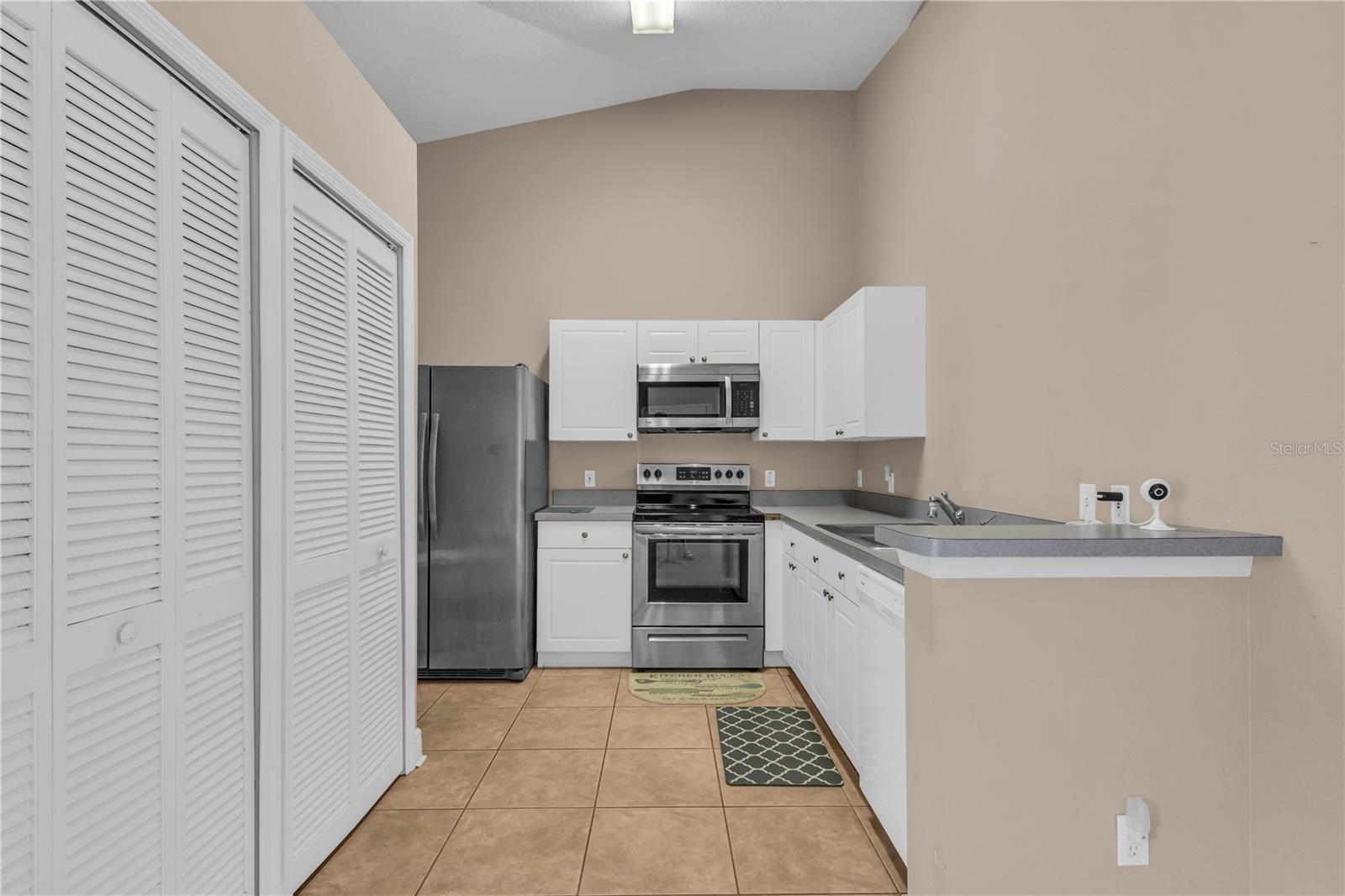 GRAND PALMS CONDO 4 PH 1 - Residential