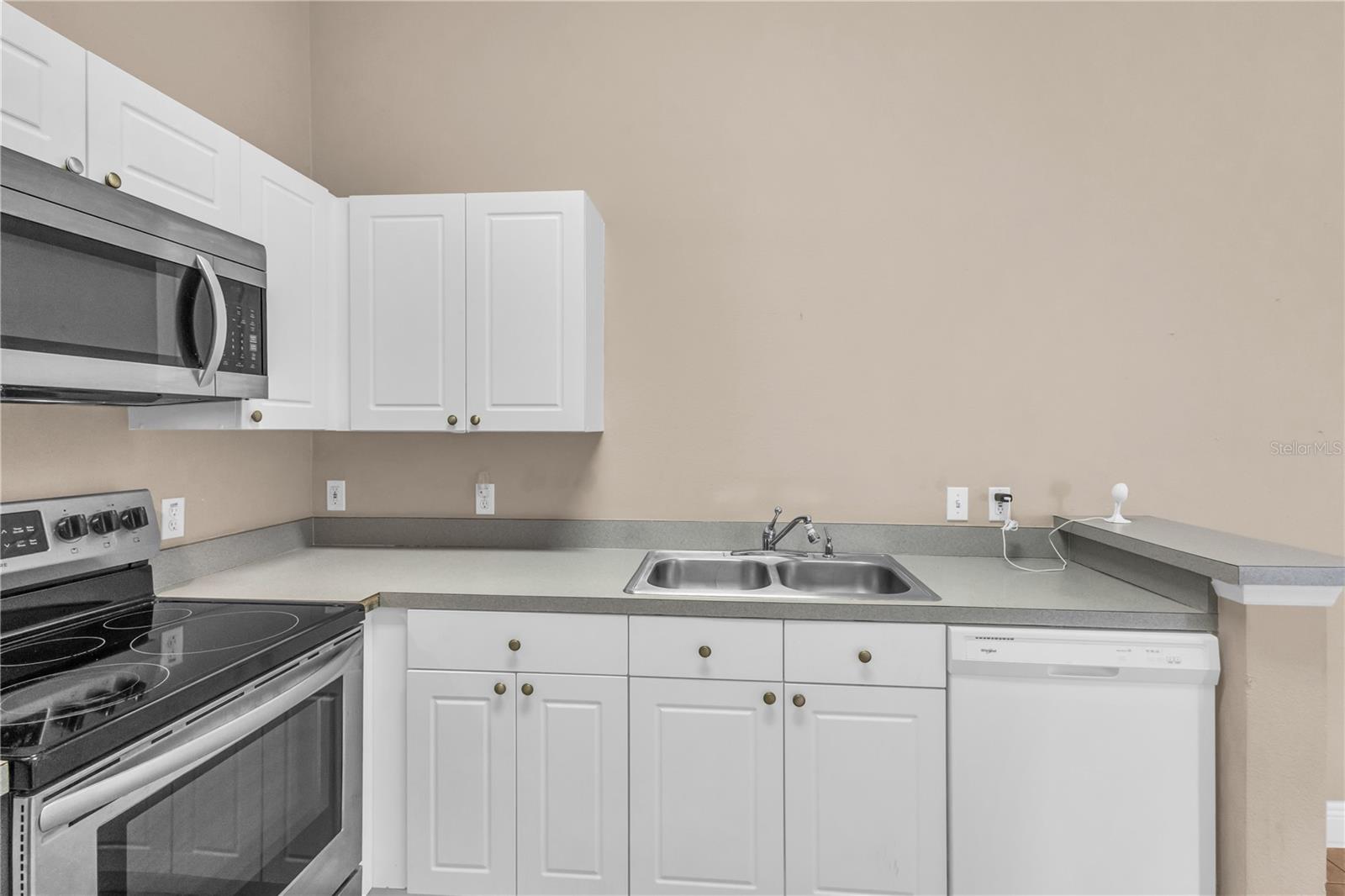GRAND PALMS CONDO 4 PH 1 - Residential