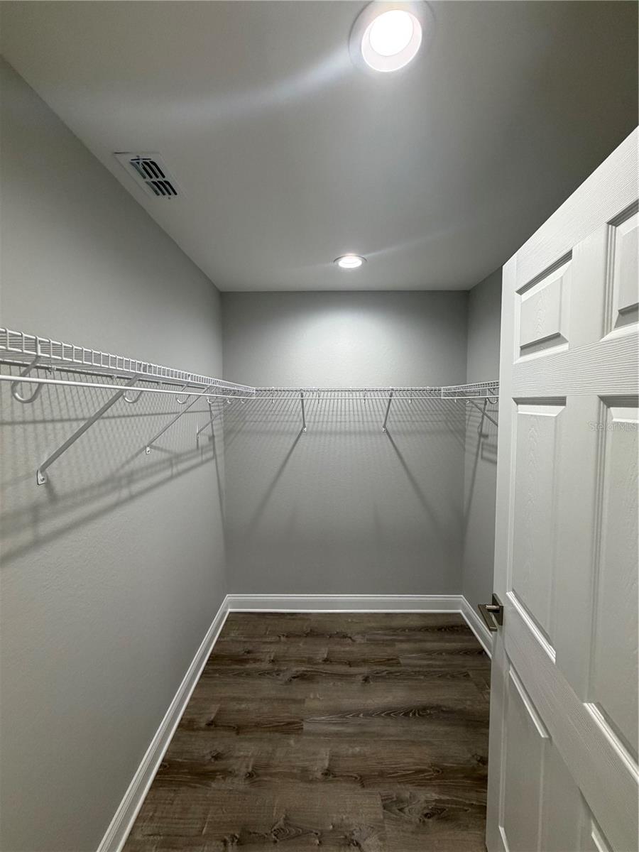 WALK-IN-WATER LAKE ESTATES - Residential