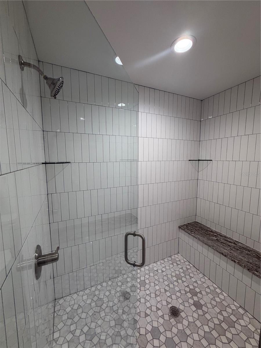 WALK-IN-WATER LAKE ESTATES - Residential