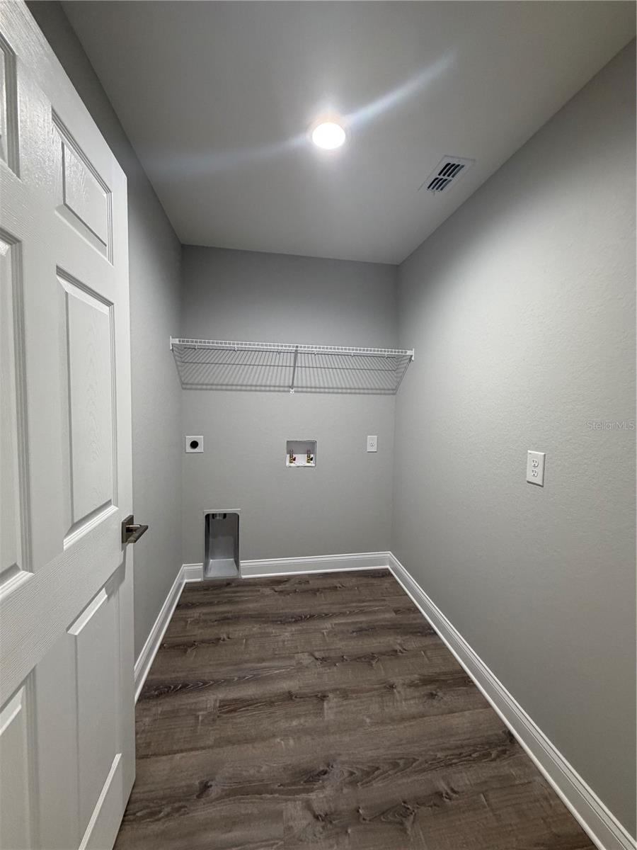 WALK-IN-WATER LAKE ESTATES - Residential