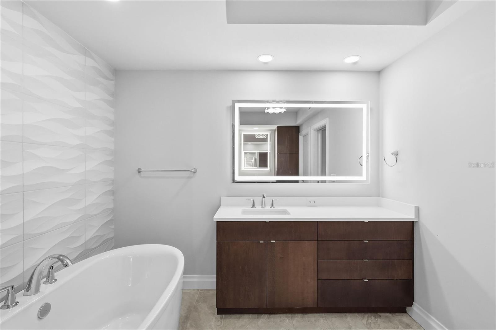 SUNSET POINTE AT COLLANY KEY II CONDO - Residential
