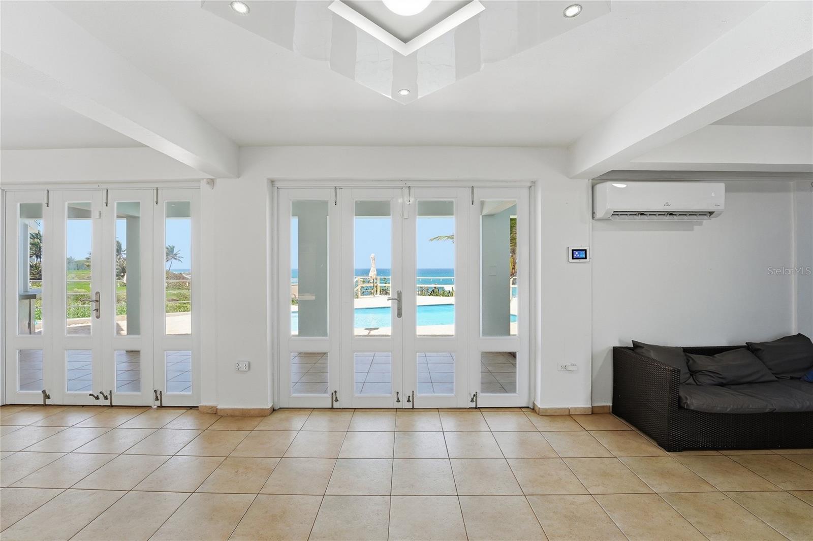 BARRIO CARRIZALES - Commercial Sale