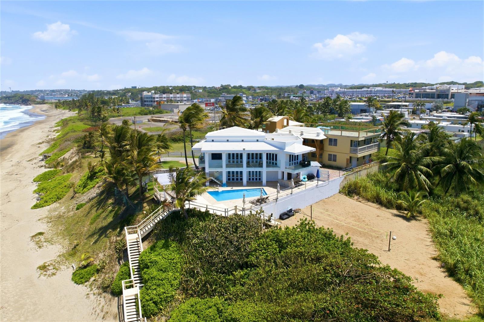 BARRIO CARRIZALES - Commercial Sale