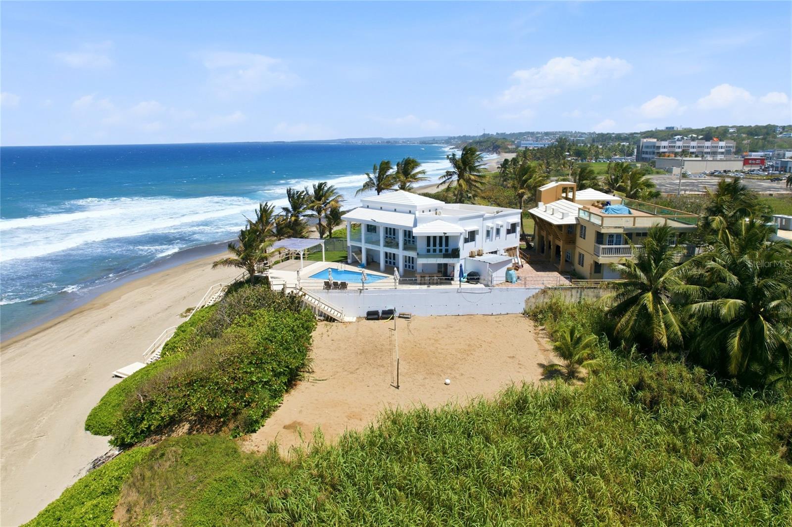 BARRIO CARRIZALES - Commercial Sale