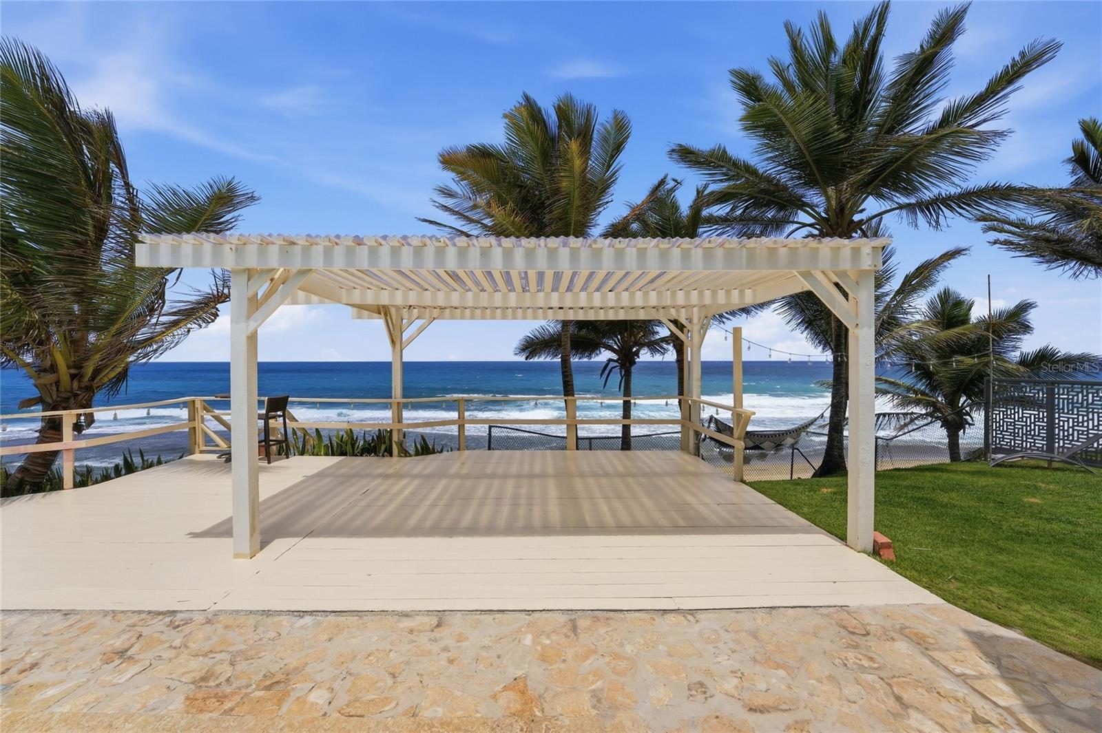 BARRIO CARRIZALES - Commercial Sale