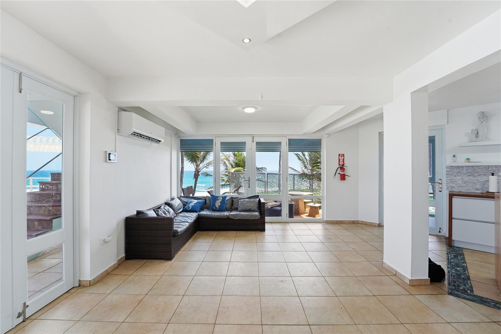 BARRIO CARRIZALES - Commercial Sale