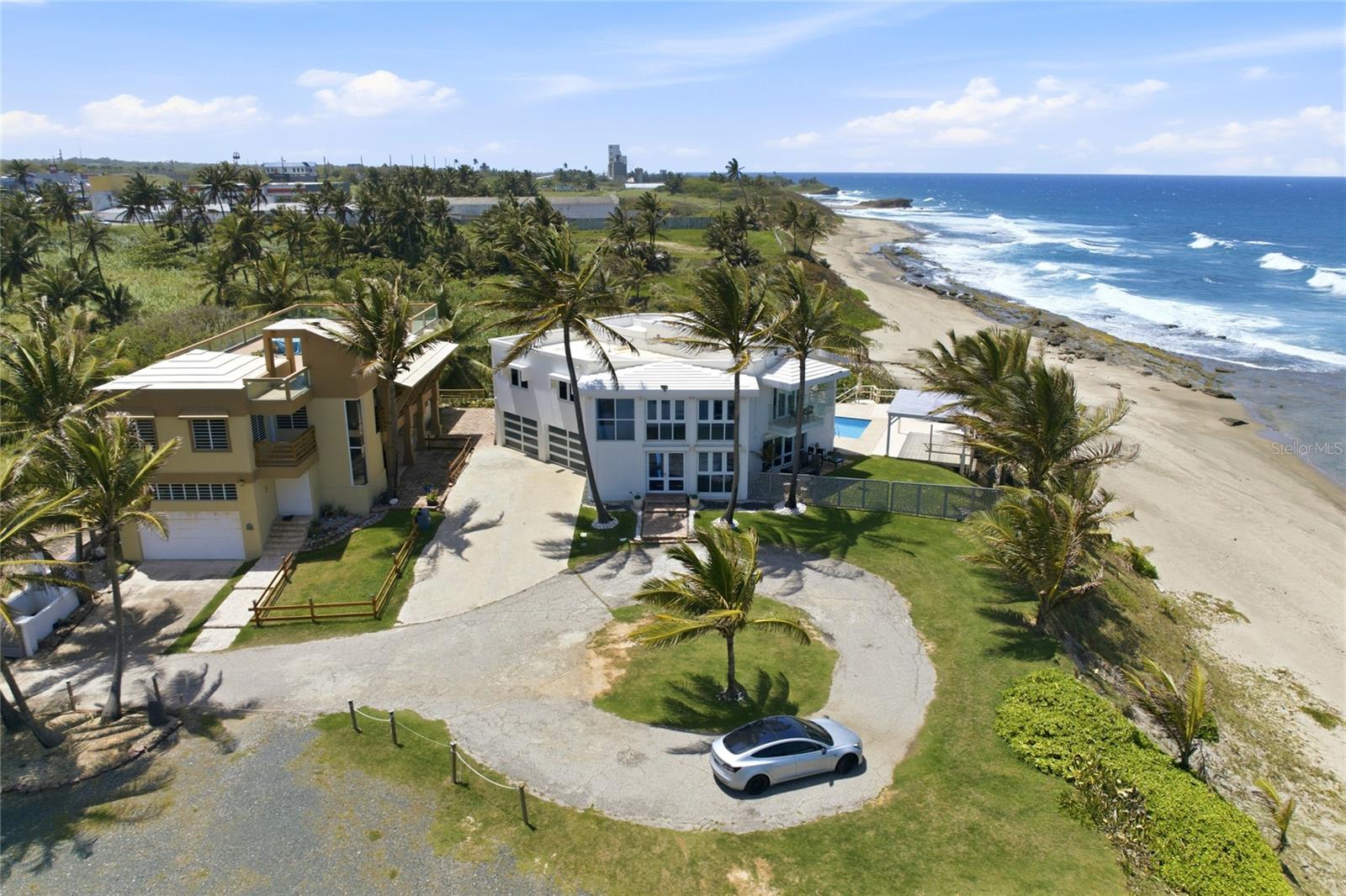 BARRIO CARRIZALES - Commercial Sale