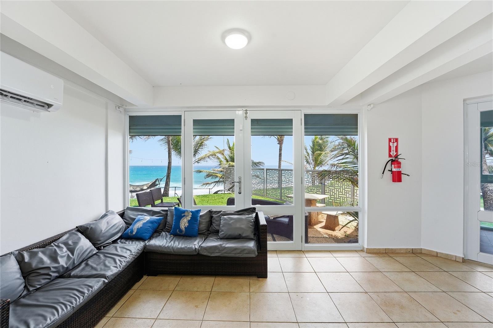 BARRIO CARRIZALES - Commercial Sale