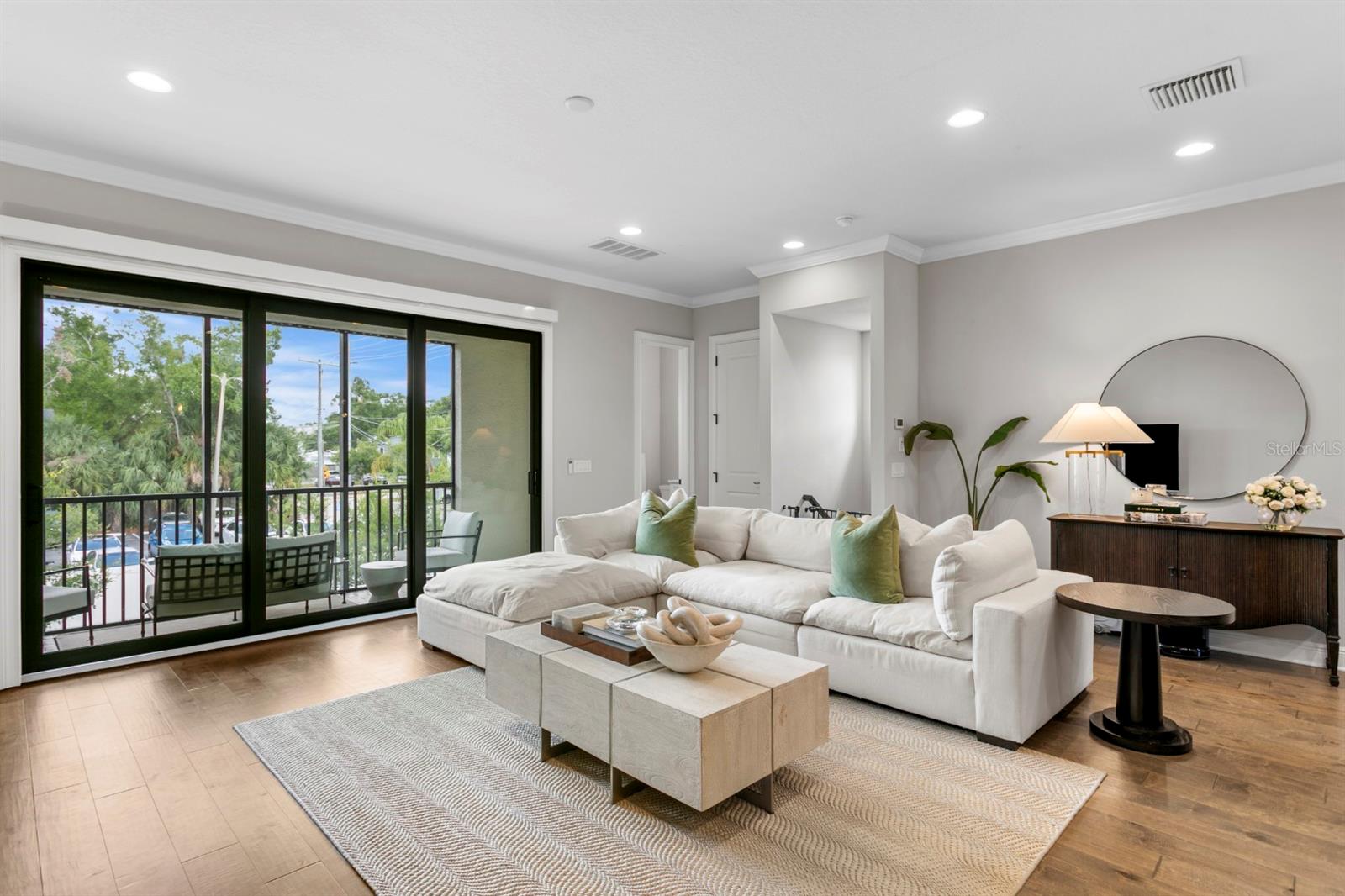 CASA DE LEON TWNHMS - Residential
