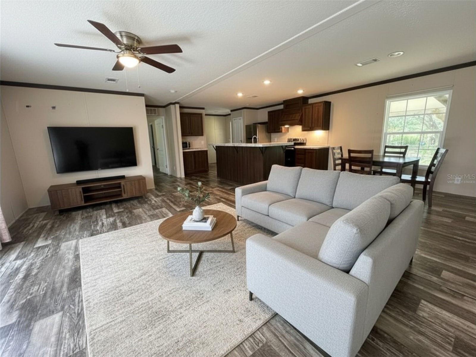 ARCADIA GROVES - Residential