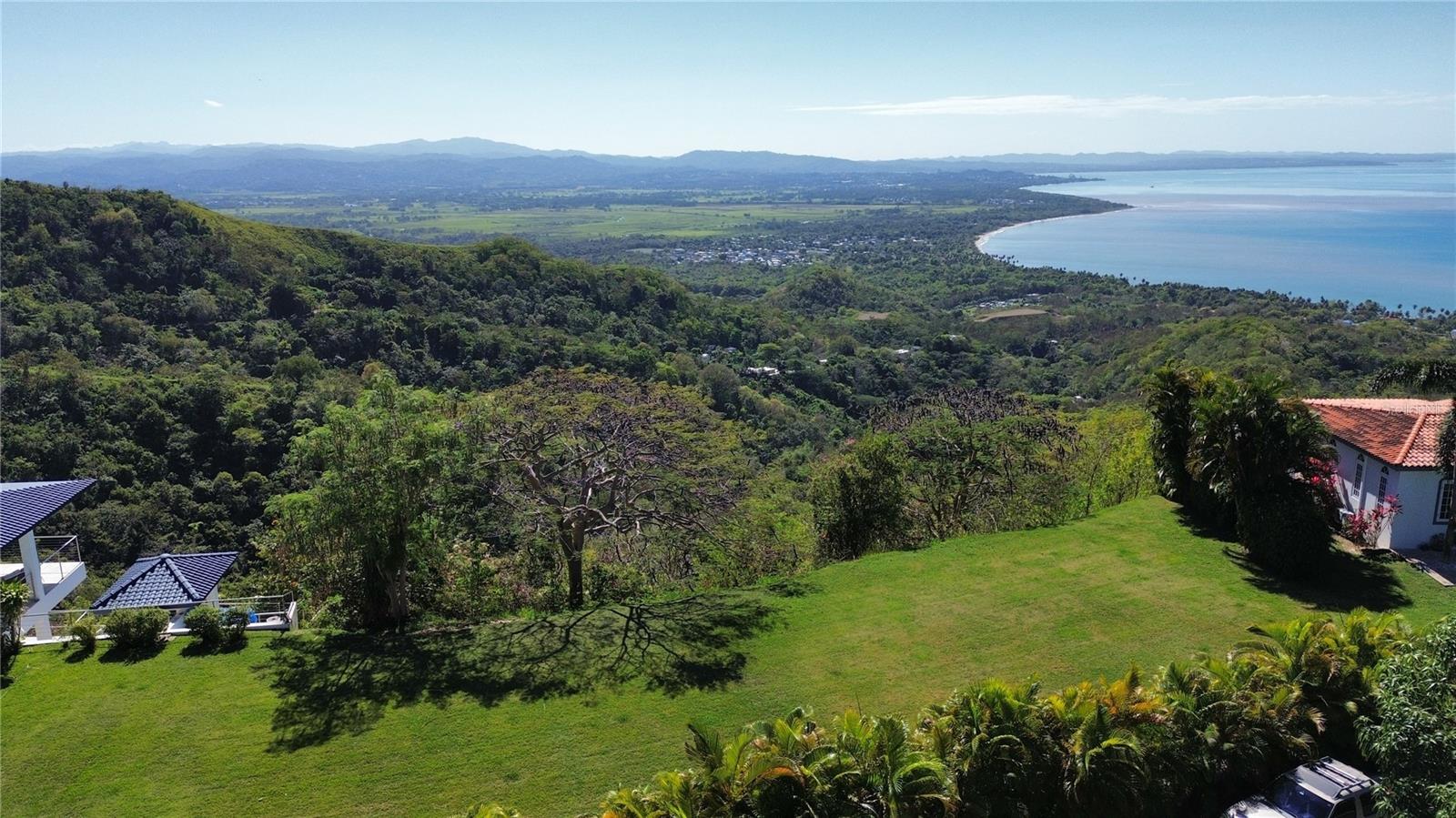 Prime Ocean View lot in Palatine Hills, Rincón PR.
EXCEPTIONAL opportunity to own a 2,825 square meters los in the highly exclusive Palatine Hills community. Perched atop the Hills of Rincón, this property offers breathtaking 360 degree ocean views and unmatched sense of privacy. Located within a gated community, this community infrastructure includes water service available upon construction.