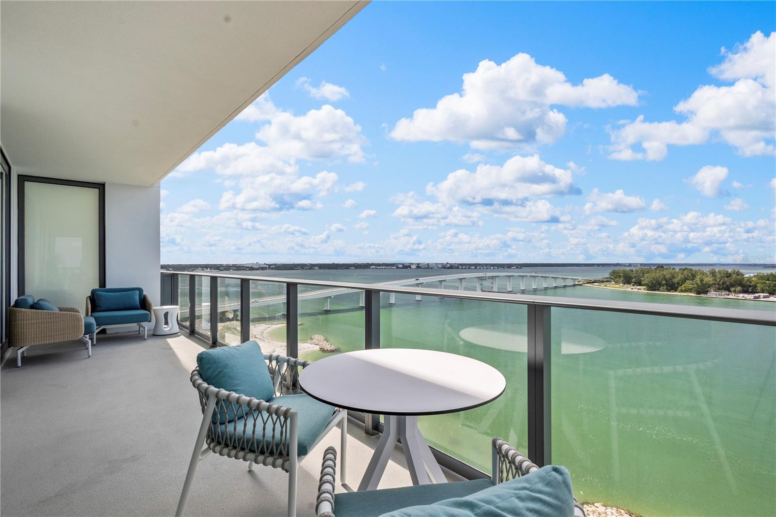 ENCHANTMENT CLEARWATER BEACH HOTEL CONDO - Residential