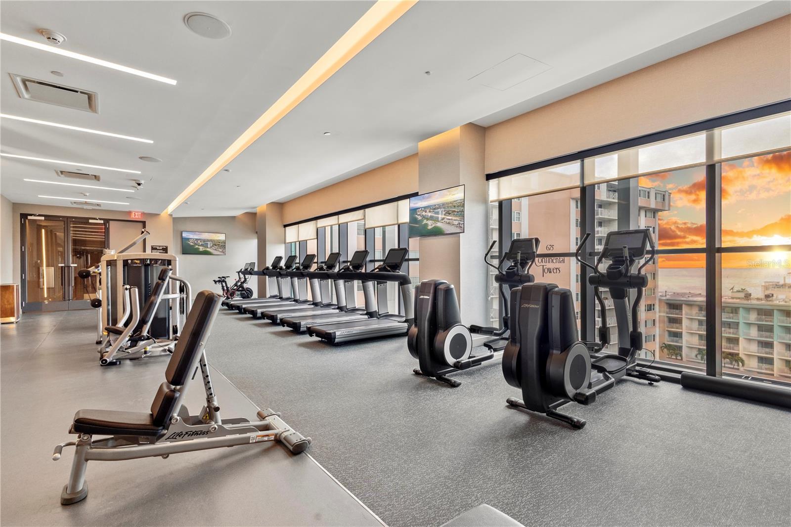 ENCHANTMENT CLEARWATER BEACH HOTEL CONDO - Residential