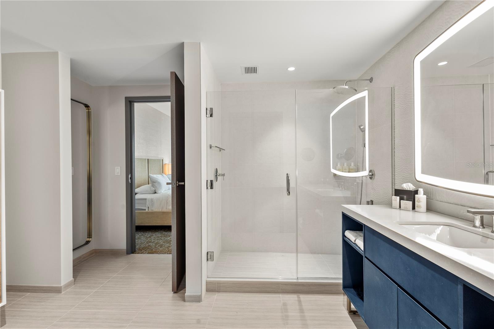 ENCHANTMENT CLEARWATER BEACH HOTEL CONDO - Residential