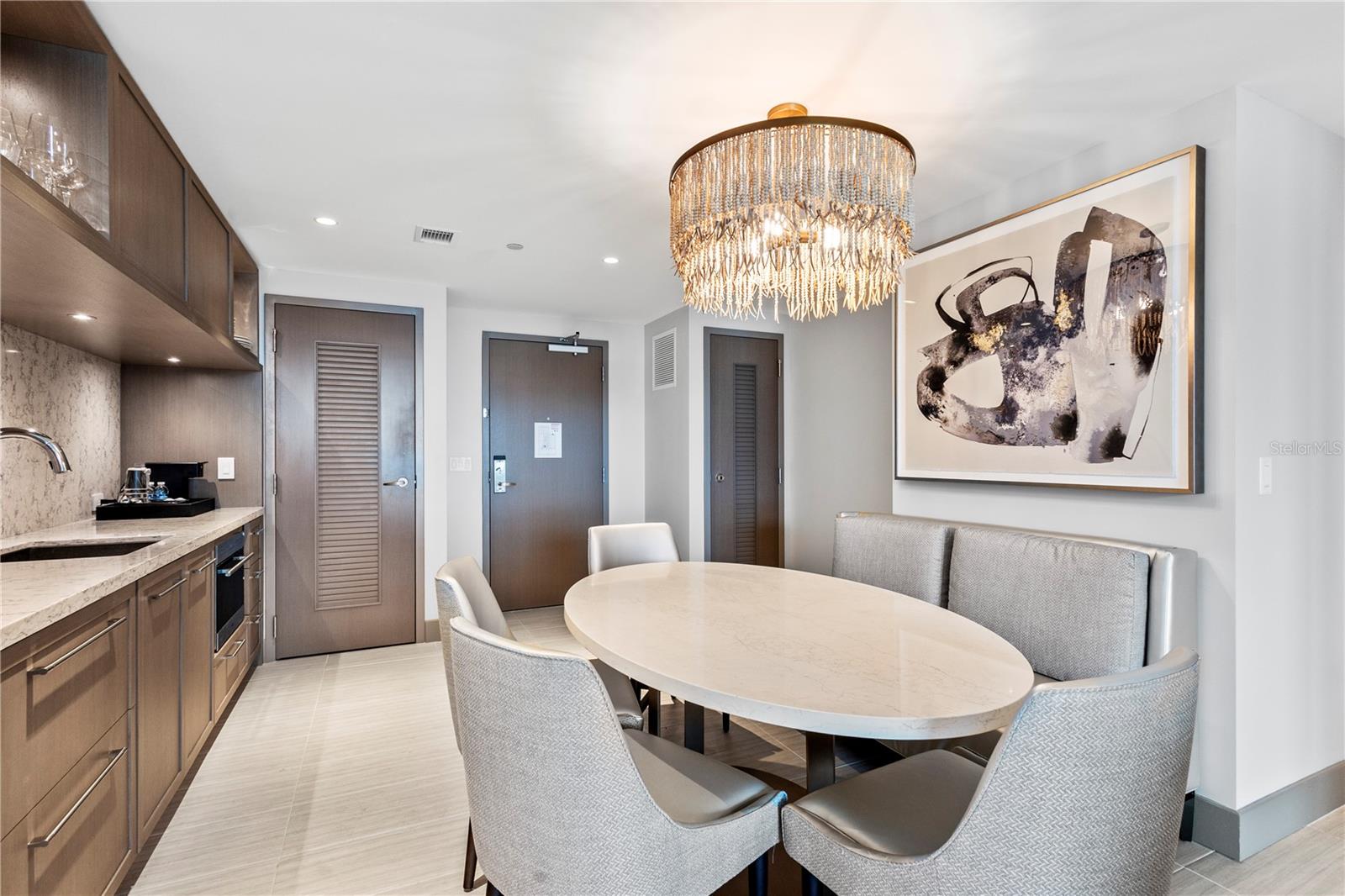 ENCHANTMENT CLEARWATER BEACH HOTEL CONDO - Residential