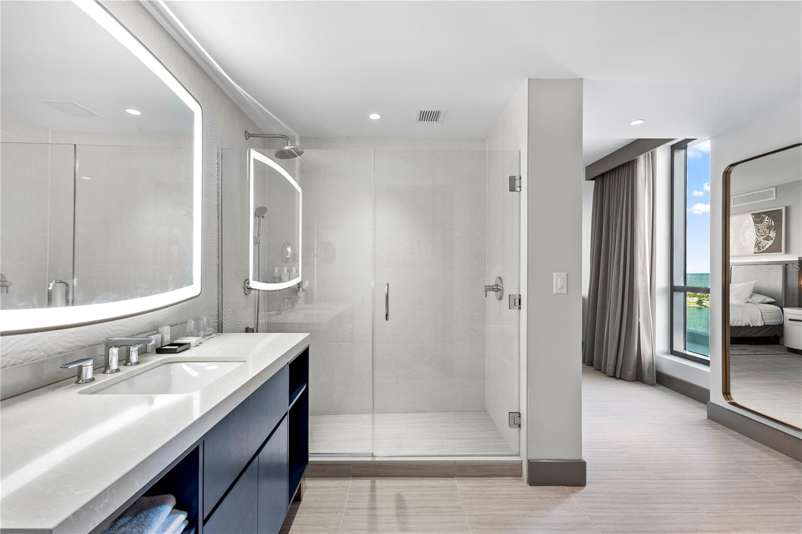 ENCHANTMENT CLEARWATER BEACH HOTEL CONDO - Residential
