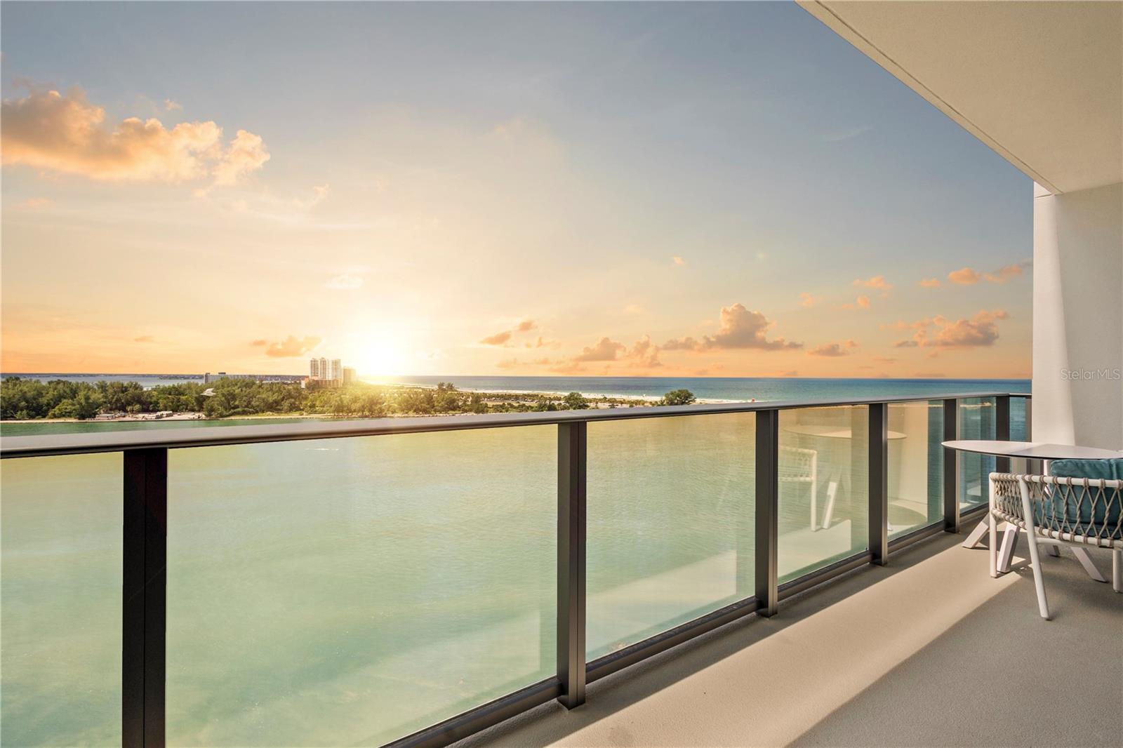 ENCHANTMENT CLEARWATER BEACH HOTEL CONDO - Residential