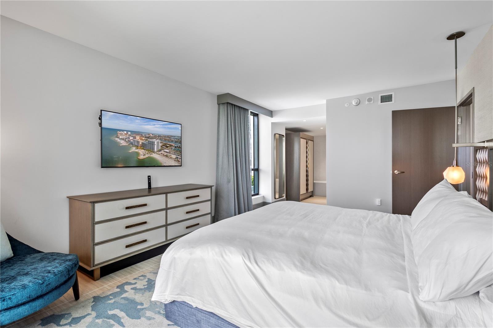 ENCHANTMENT CLEARWATER BEACH HOTEL CONDO - Residential