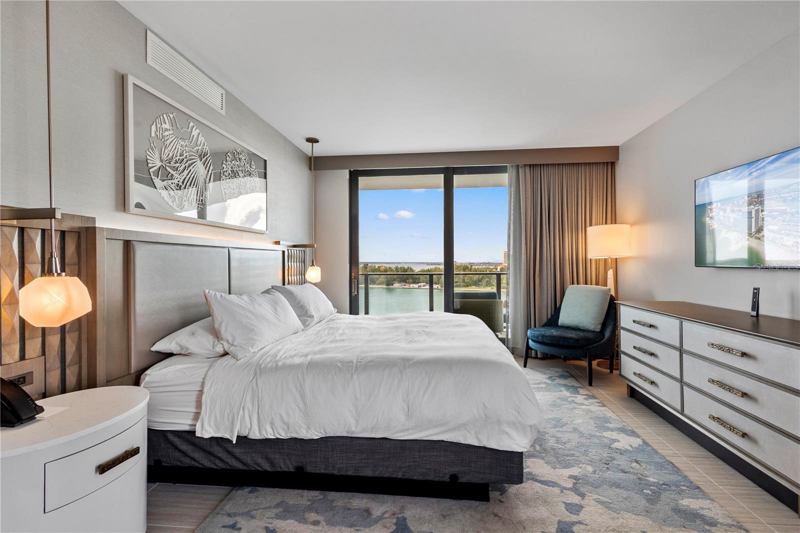 ENCHANTMENT CLEARWATER BEACH HOTEL CONDO - Residential