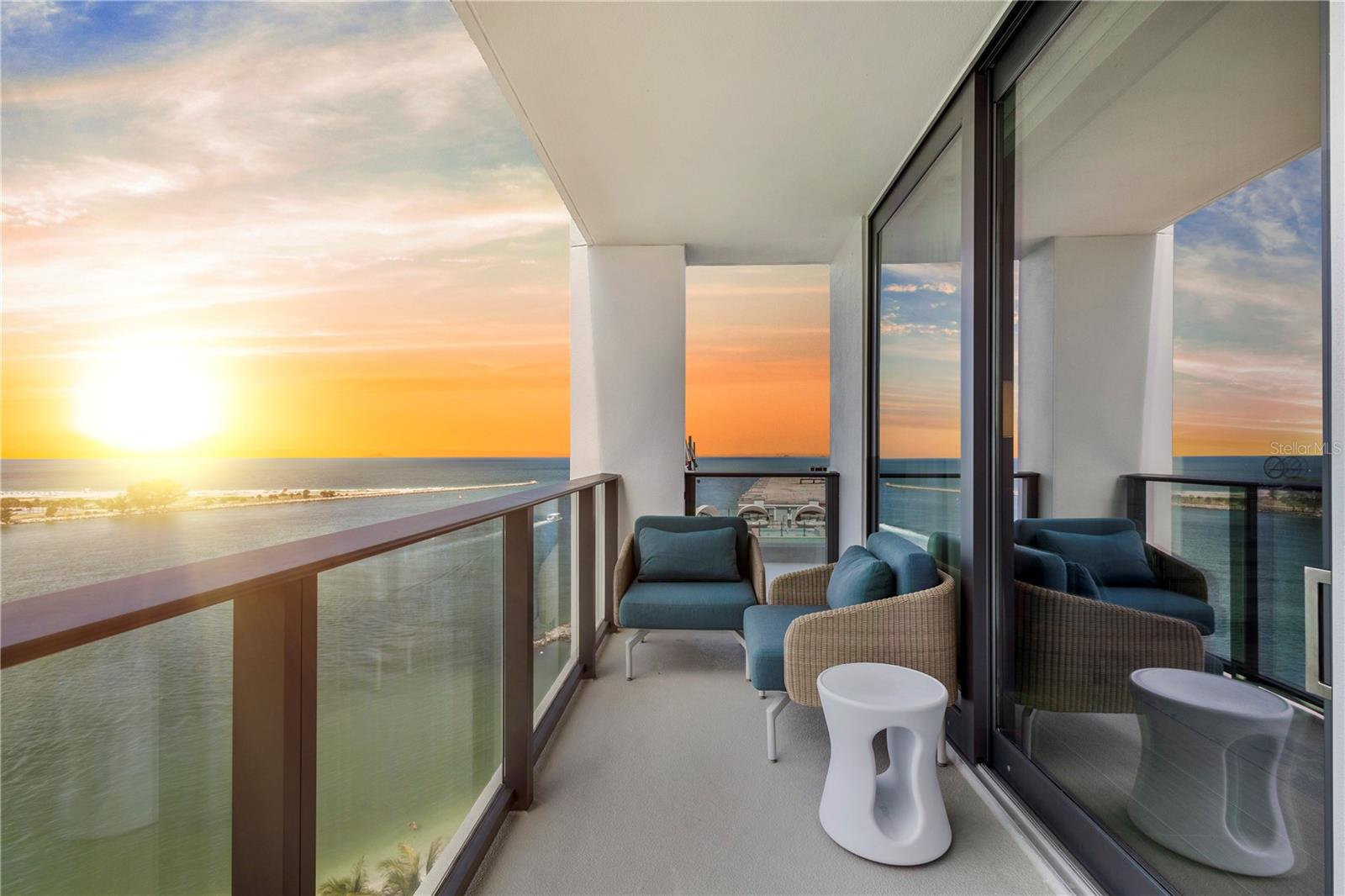 ENCHANTMENT CLEARWATER BEACH HOTEL CONDO - Residential