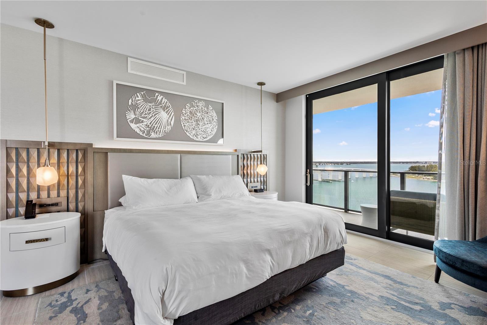 ENCHANTMENT CLEARWATER BEACH HOTEL CONDO - Residential