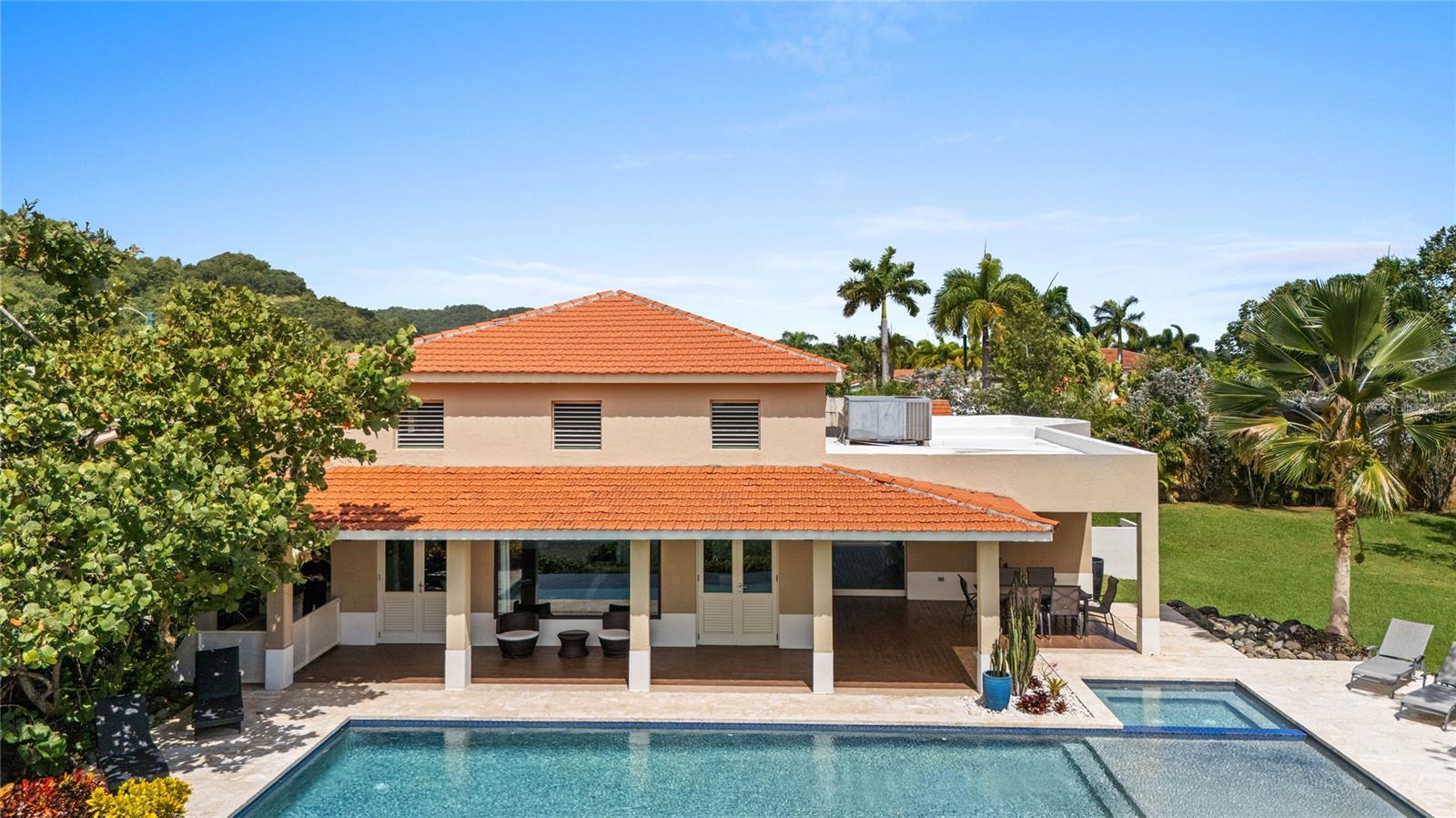 SABANERA DE DORADO - Residential