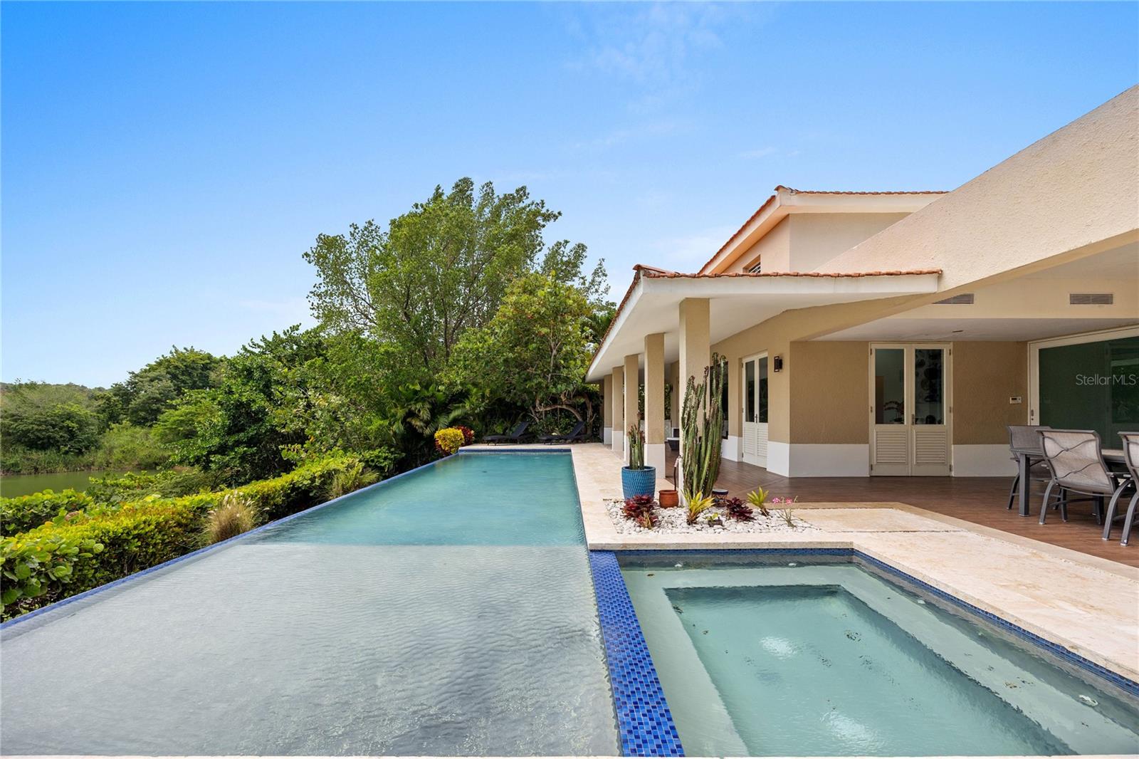 SABANERA DE DORADO - Residential