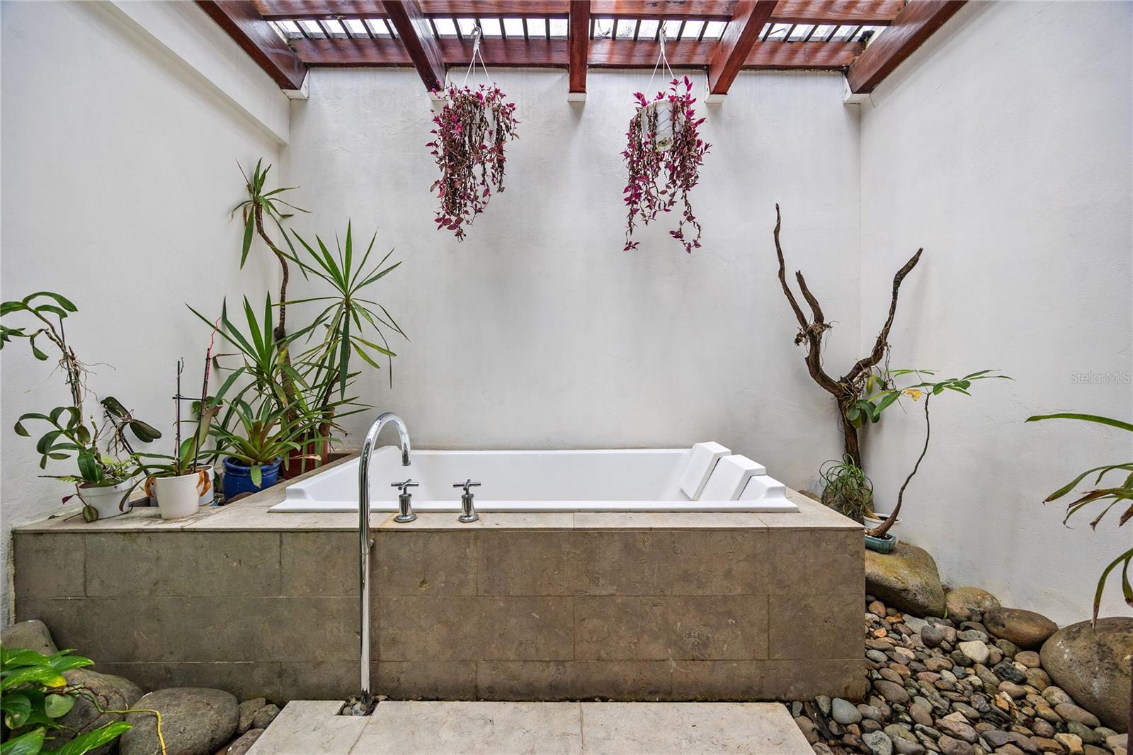 SABANERA DE DORADO - Residential