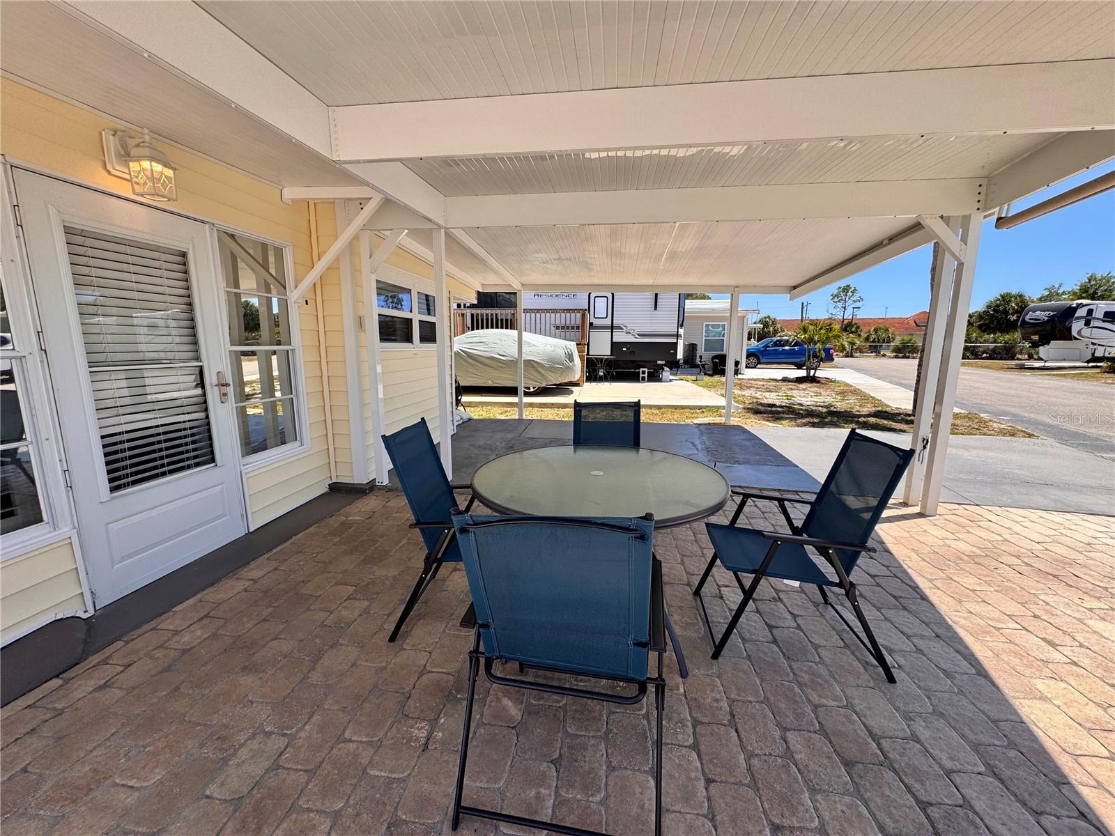 HOLIDAY TRAVEL PARK ENGLEWOOD - Residential