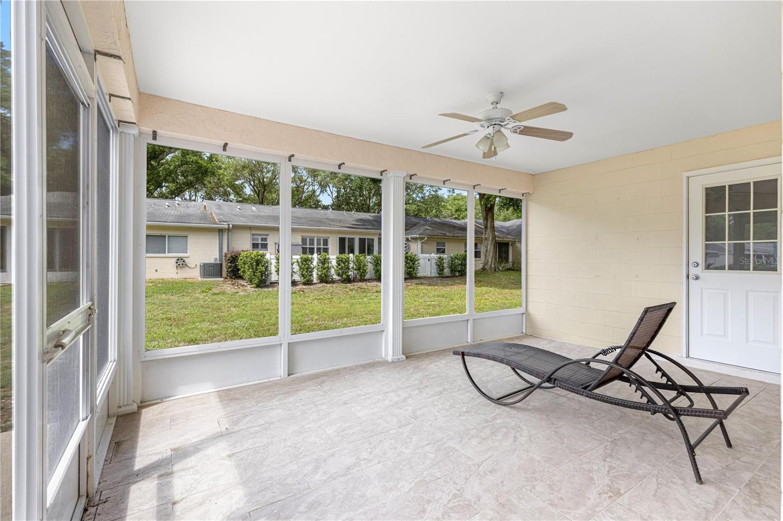 ON TOP/WORLD PH 01A SEC 05 - Residential Lease