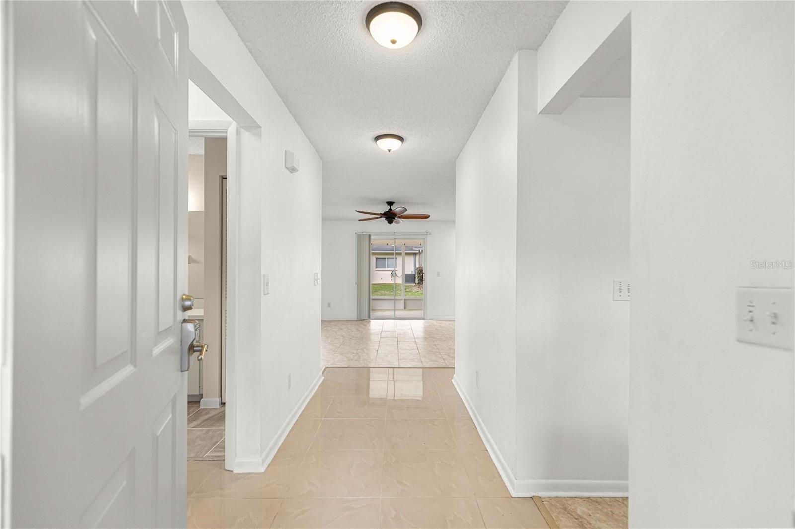 ON TOP/WORLD PH 01A SEC 05 - Residential Lease