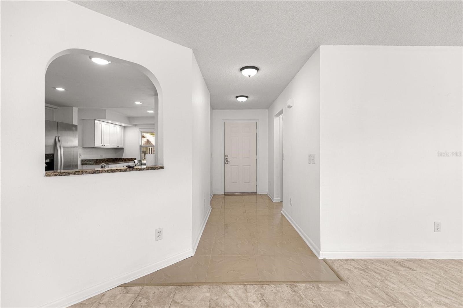 ON TOP/WORLD PH 01A SEC 05 - Residential Lease