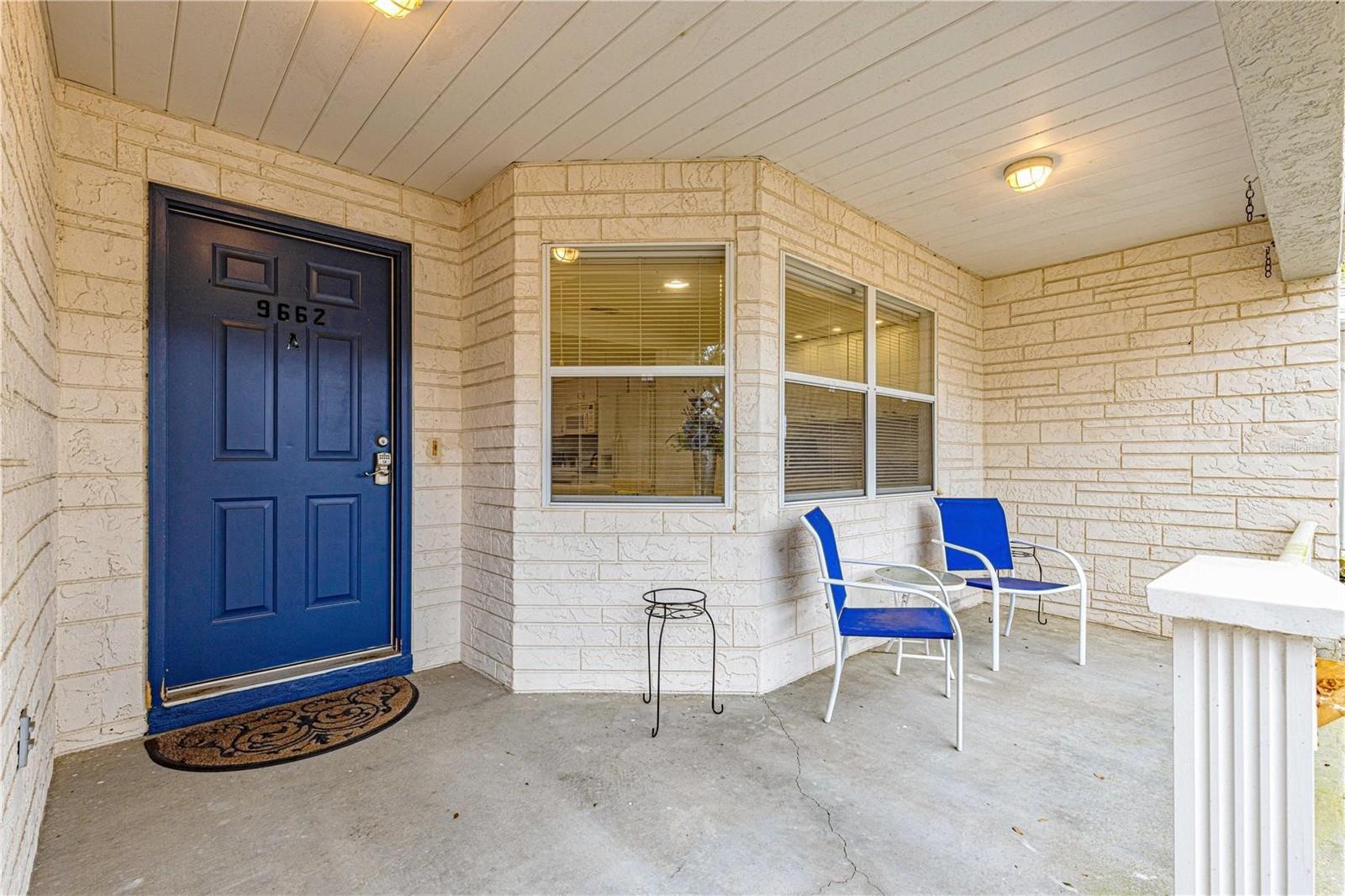 ON TOP/WORLD PH 01A SEC 05 - Residential Lease
