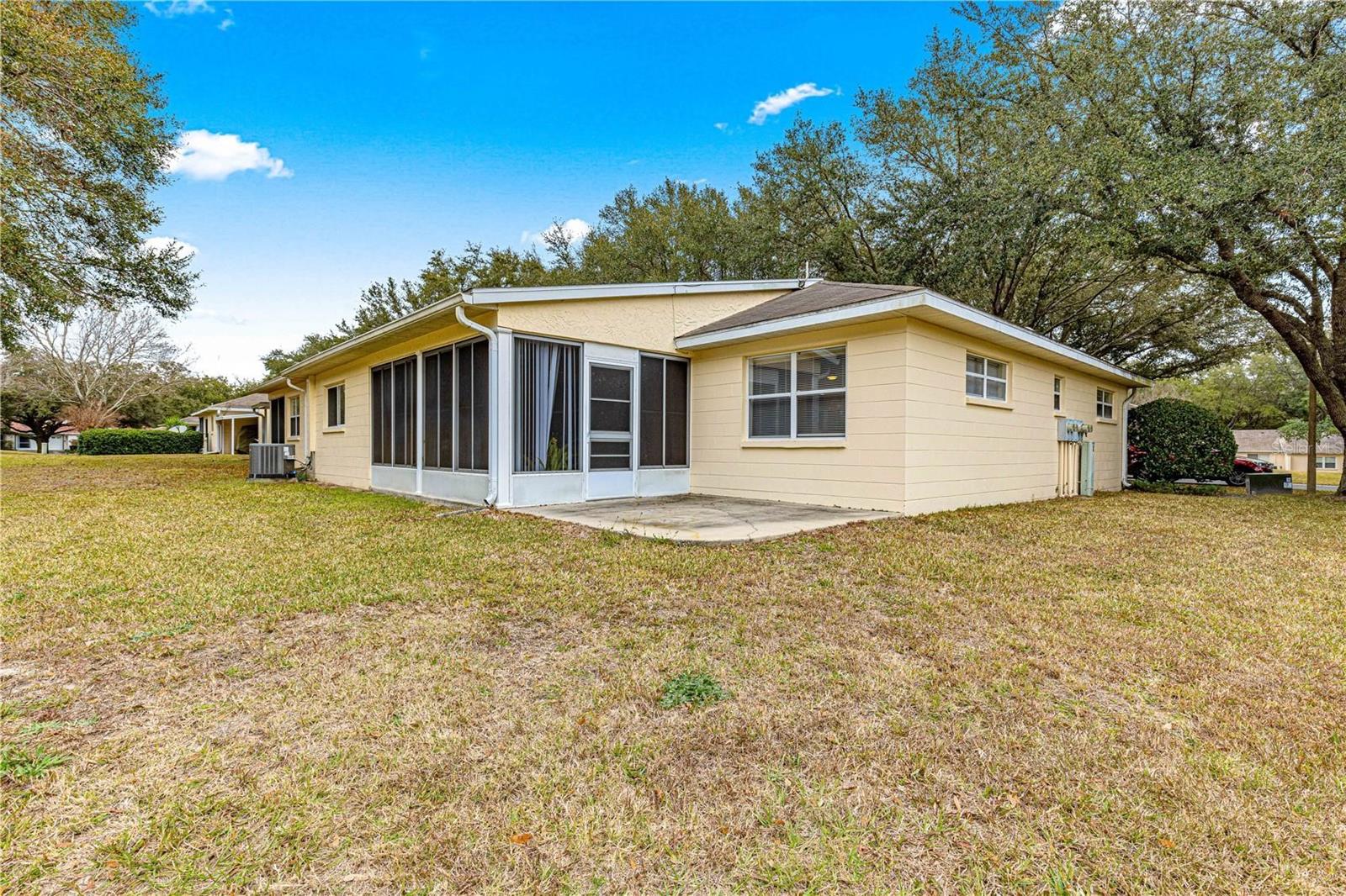 ON TOP/WORLD PH 01A SEC 05 - Residential Lease