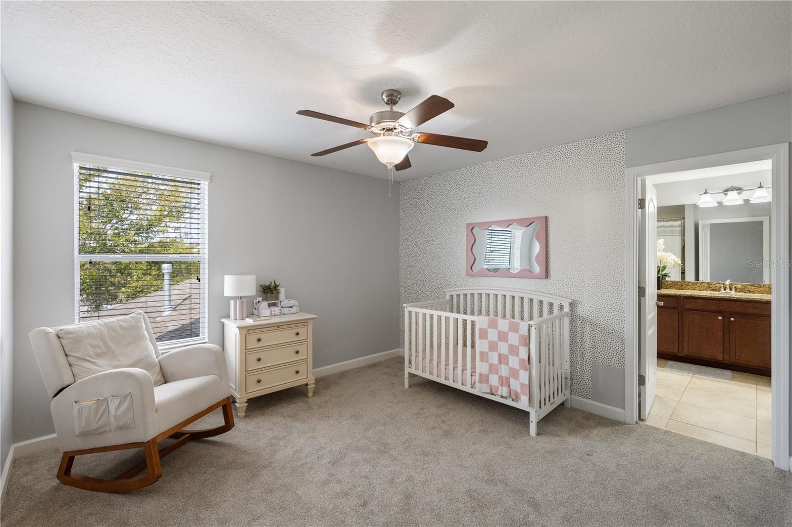 SIGNATURE LAKES - Residential Lease