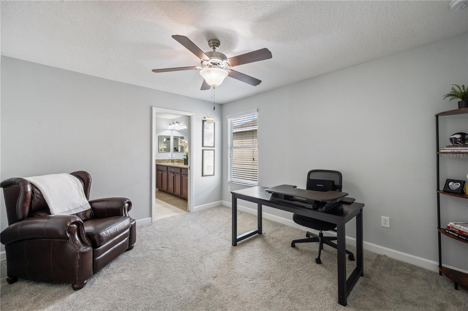 SIGNATURE LAKES - Residential Lease