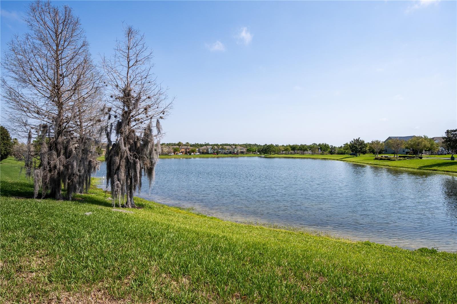 SIGNATURE LAKES - Residential Lease