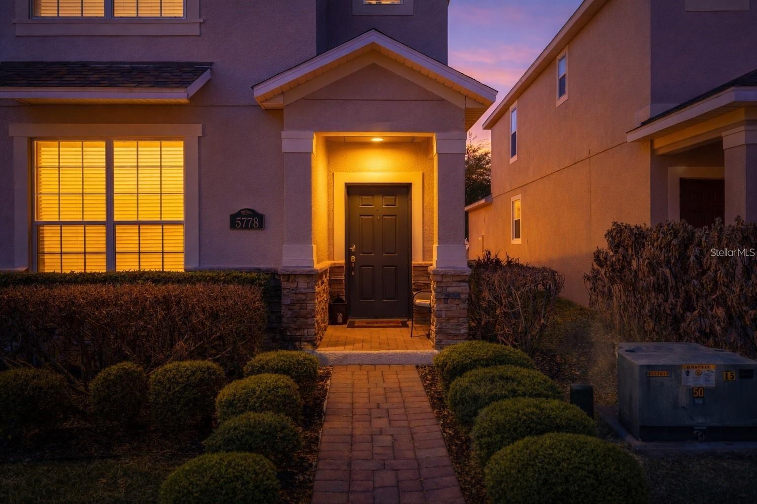 SIGNATURE LAKES - Residential Lease